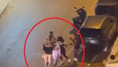 Kadınların sokak ortasında kavgası