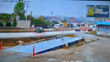 Bursa'da feci kaza: Önce TIR'a, sonra elektrik panosuna çarptı