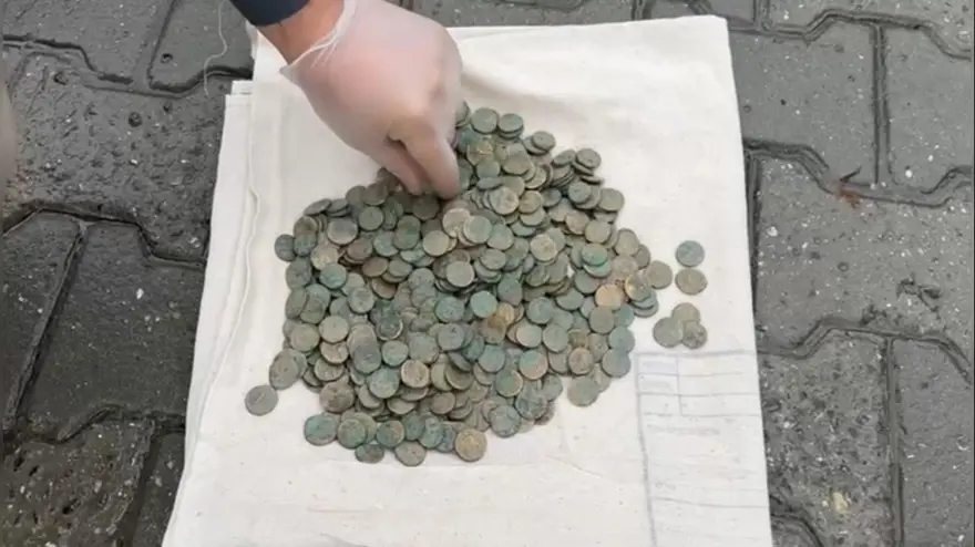 Bin 200 yıllık altın yazma Tevrat'ı 1,5 milyon dolara satacaklarmış 2