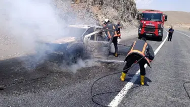 Malatya'da seyir halindeki otomobil alev alev yandı