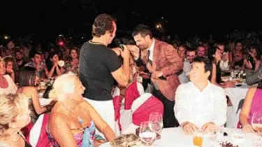 Orhan Baba'dan Kenan'a bayram harçlığı
