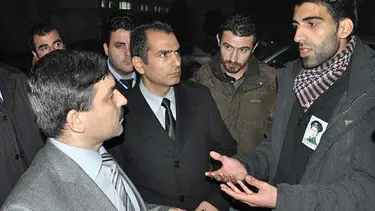 Protesto etti, üniversiteden atıldı