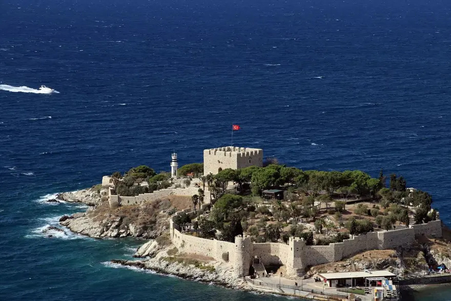 Barbaros Hayrettin Paşa'nın mirası kale turistlerden ilgi görüyor 14