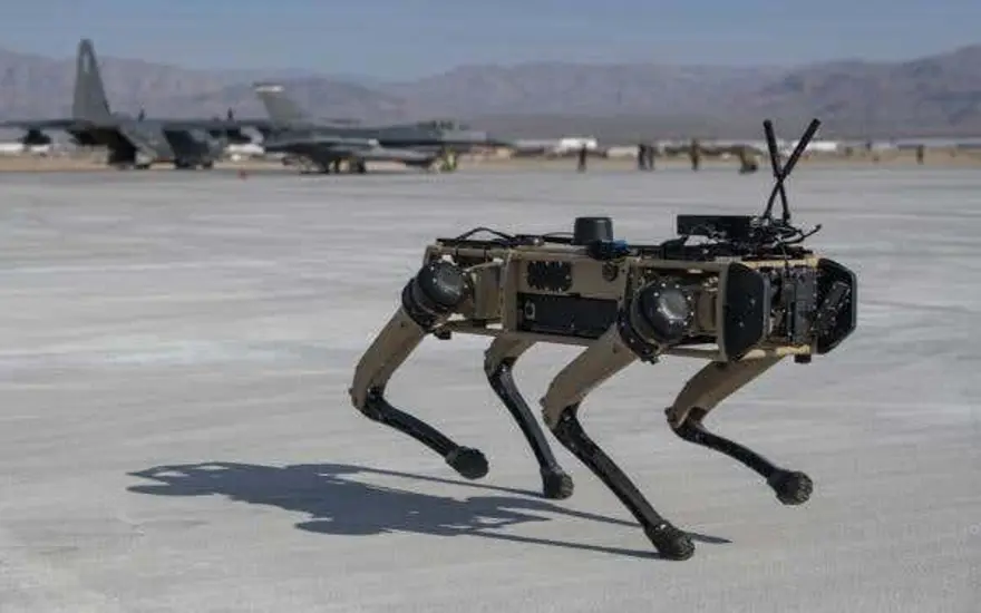 ABD'nin yeni drone'u gün yüzüne çıktı (Kendi füzesini taşıyor) 8
