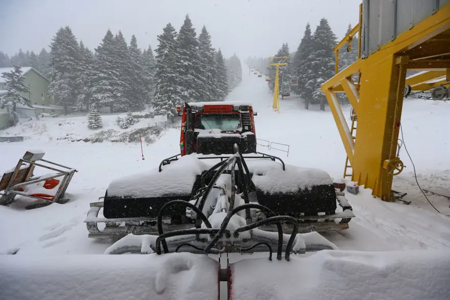 Uludağ'da kar kalınlığı 10 santimetreyi geçti 2 Uludağ'da kar kalınlığı 10 santimetreyi geçti 2