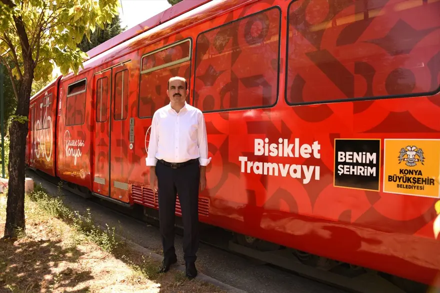 Konya'da sadece bisikletliler için tasarlanan tramvay yolculuğa başladı 1