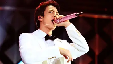 BTS üyesi Jin Paris Olimpiyatları'na gidiyor