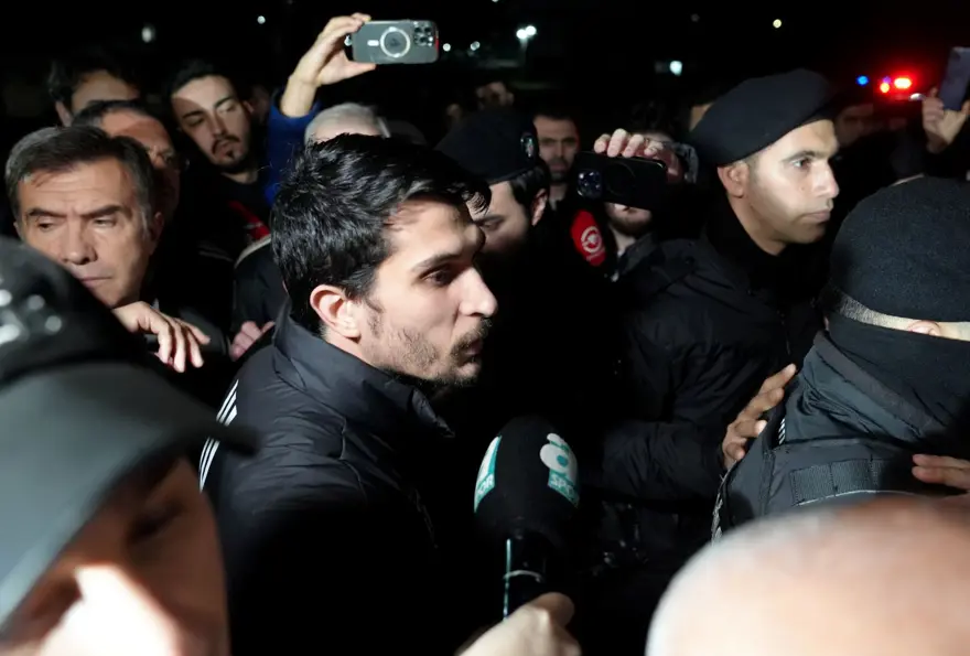 Havalimanında protesto: Beşiktaş taraftarından takıma büyük tepki 4