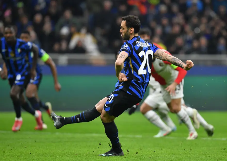 Şampiyonlar Ligi'nde tarihi gece: Hakan Çalhanoğlu bir ilke imza attı, Inter turladı | Penaltılara giden maçta PSG, Liverpool'u eledi 7 Şampiyonlar Ligi'nde tarihi gece: Hakan Çalhanoğlu bir ilke imza attı, Inter turladı | Penaltılara giden maçta PSG, Liverpool'u eledi 7