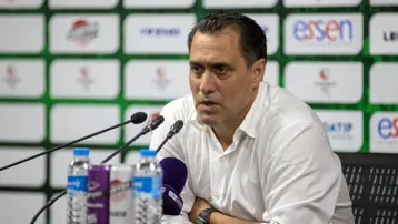 Yabancı kuralı hatası kriz getirdi: 22 gün önce gelen teknik direktör ayrıldı