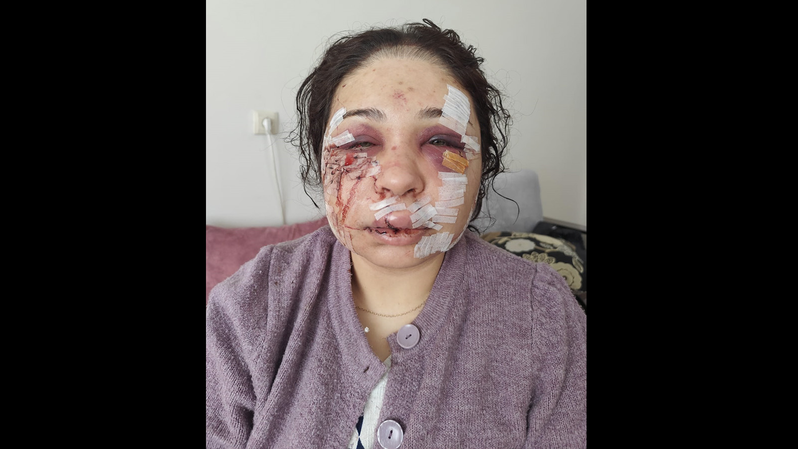 Eşini öldüresiye döven polis memuruna tahliye