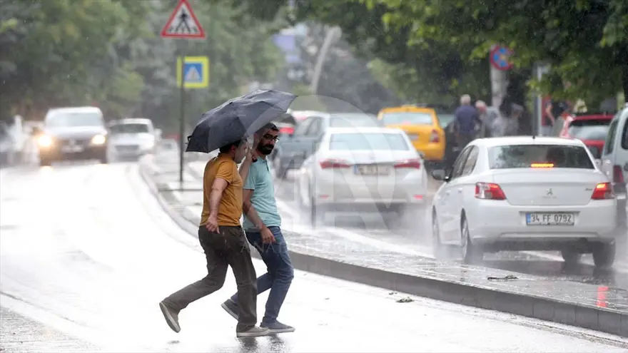 Valilik, AFAD ve Meteorolojiden art arda uyarılar: İstanbul dahil 22 ile sarı kodlu uyarı 8 Valilik, AFAD ve Meteorolojiden art arda uyarılar: İstanbul dahil 22 ile sarı kodlu uyarı 8