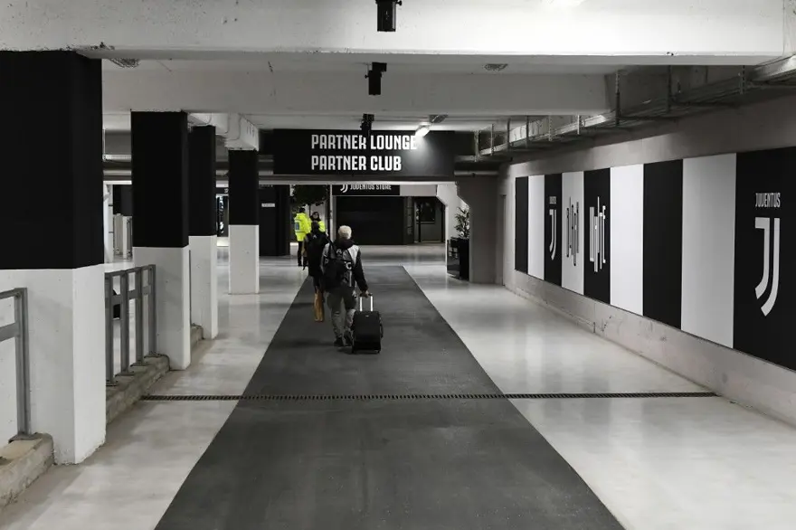 İtalya'da kız kardeşi karantinada ölen İtalyandan isyan çağrısı: Yardım edin 43