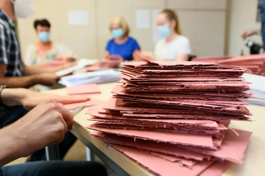 ÜÇLÜ KOALİSYONA DOĞRU 10 ÜÇLÜ KOALİSYONA DOĞRU 10