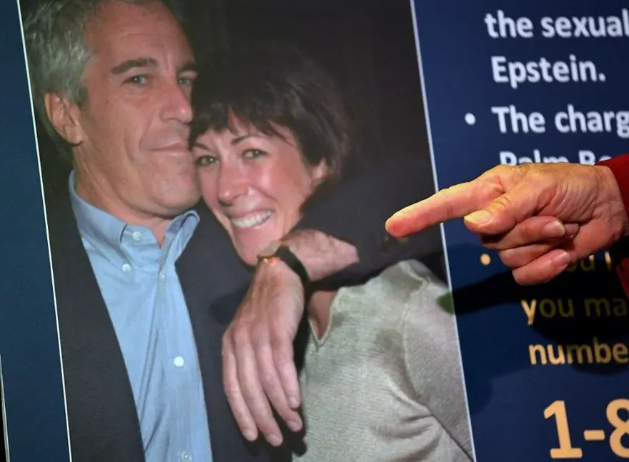 Ghislaine Maxwell'in pedofil milyarder Jeffrey Epstein hakkındaki ifadesine yönelik gizlilik kararı kaldırıldı 6