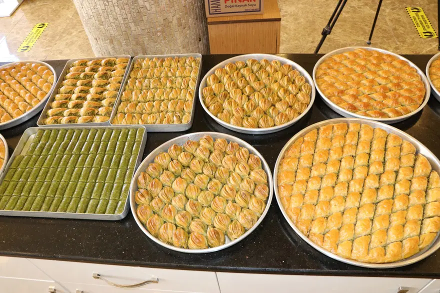 Gaziantepli baklavacılardan Türk çıktığını açıklayan şarkıcı Halsey'e davet 3