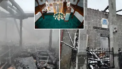 Dün ibadete açılan cami bugün yandı