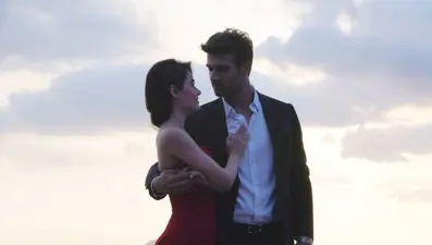 Aynadaki Yabancı dizisi oyuncuları (Karakteri ve konusuna dair ayrıntılar)