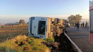 İşçilerini taşıyan midibüs devrildi: 23 kişi yaralandı