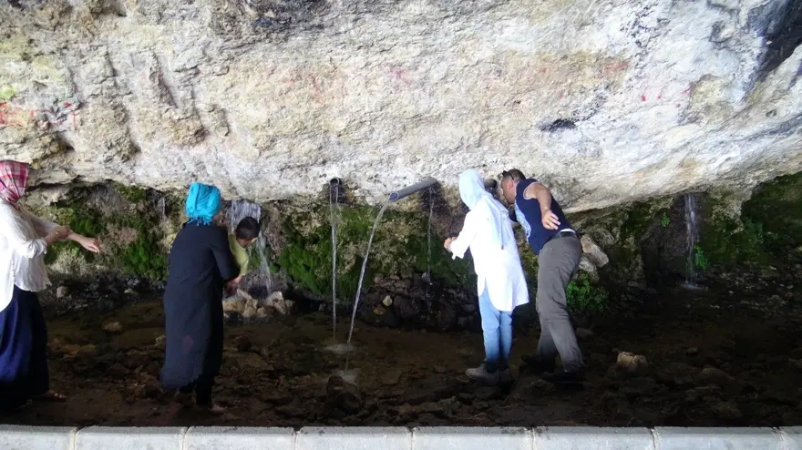 Kervanların konakladığı Kayaönü Mağarası ilgi görüyor 3 Kervanların konakladığı Kayaönü Mağarası ilgi görüyor 3