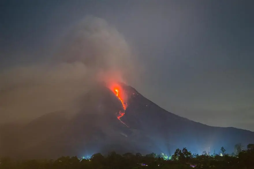Sinabung Yanardağı'nda patlama 6