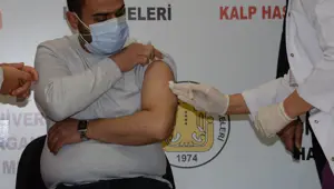 Corona virüs aşısı yaptıran kişiden virüs bulaşır mı?