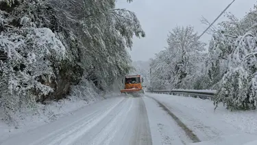 Nisan yağmurları yerini kar yağışına bıraktı