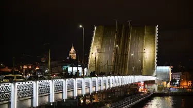 Galata ve Atatürk köprüsünde bakım çalışması yapıldı