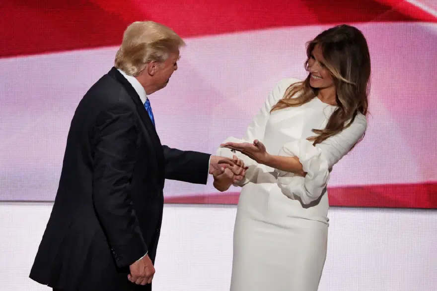 Emily Ratajkowski, Melania Trump’ı savundu | NTV Haber