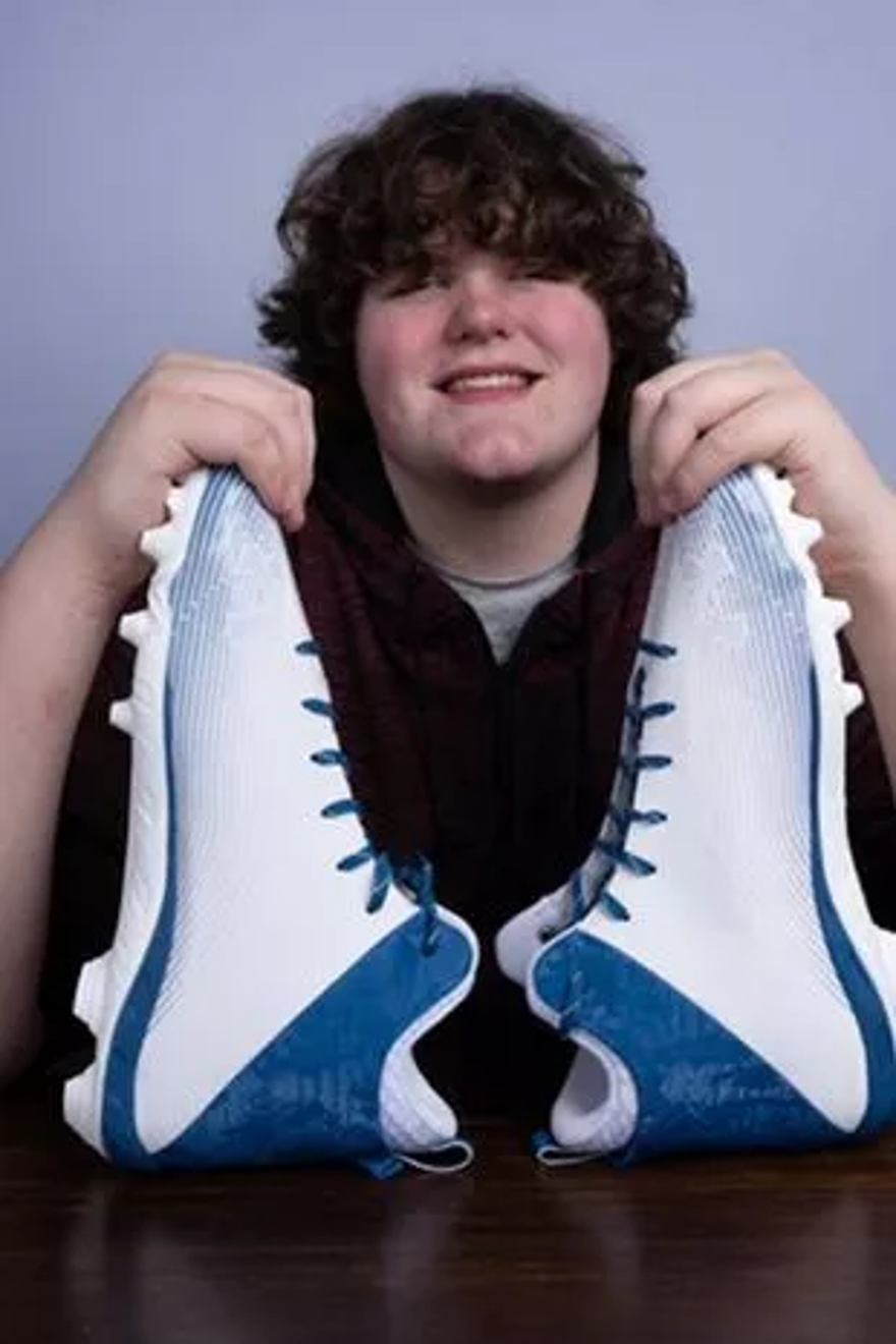 Büyük el ve ayakları ile15 yaşında rekorlar kitabına girdi: Büyümesi hala devam ediyor! 