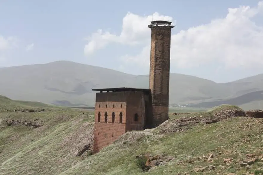 UNESCO listesindeki Anadolu'nun ilk Türk camisi Menuçehr Camii restore edilecek 