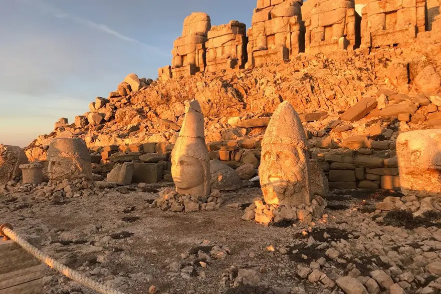 Bir gün doğumu hikayesi: Nemrut 4