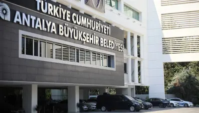 Antalya Büyükşehir Belediyesi'ne 7. dalga operasyon: Gözaltındaki 6 kişiden 3'ü tutuklandı
