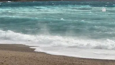 Muğla Fethiye'de denizin rengi değişti