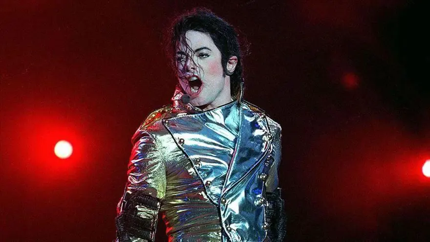 1-MICHAEL JACKSON- 105 MİLYON DOLAR 