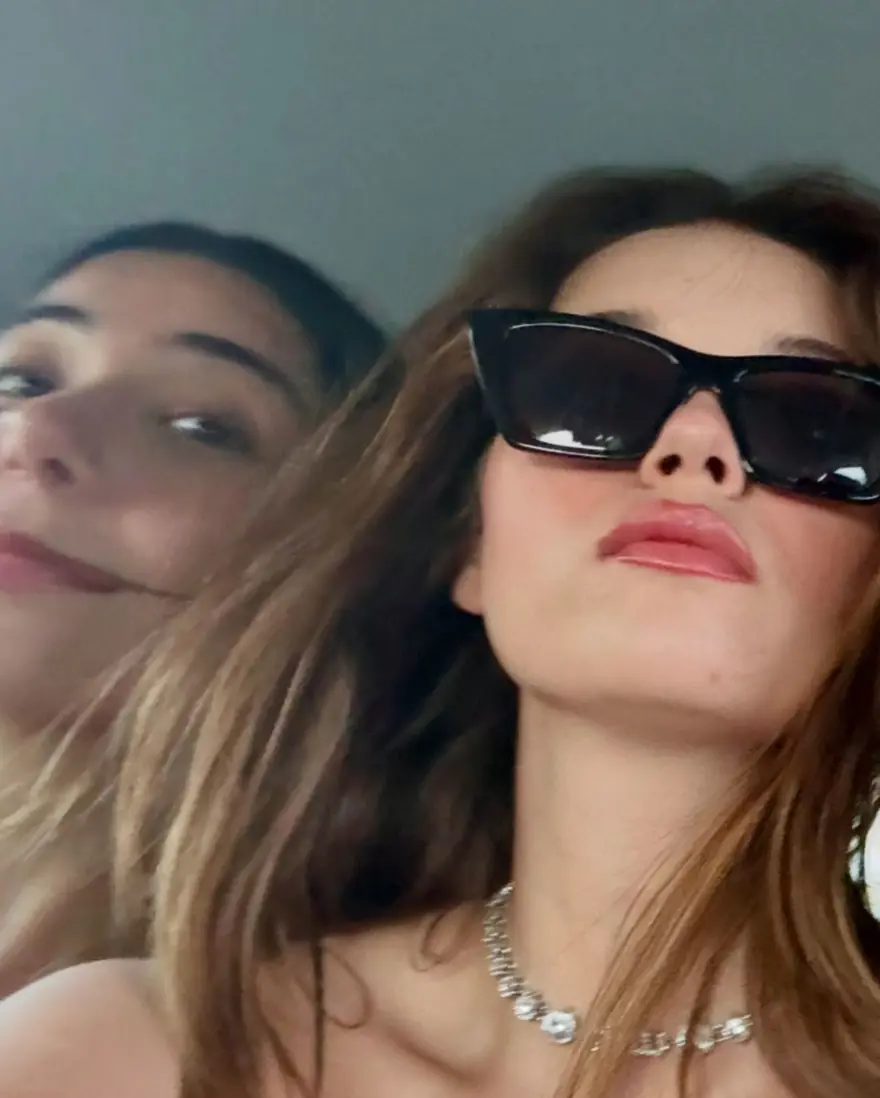 Yalı Çapkını'nın yıldızı Afra Saraçoğlu paylaştı: Kız neşesi Yalı Çapkını'nın yıldızı Afra Saraçoğlu paylaştı: Kız neşesi