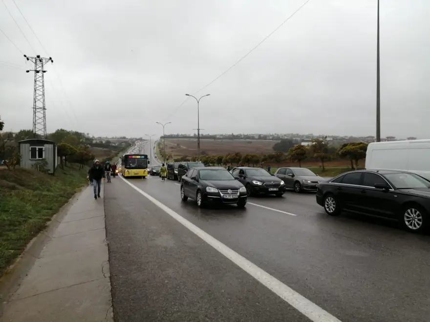 Trafikte Formula 1 yoğunluğu: Bazı yollar kilitlendi 1