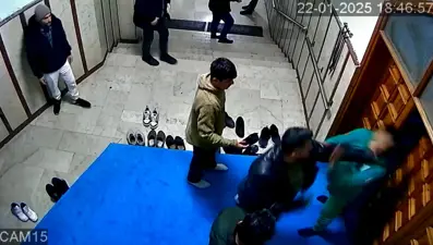 Dünya şampiyonu kick boksçudan cami görevlisini hastanelik eden dayak