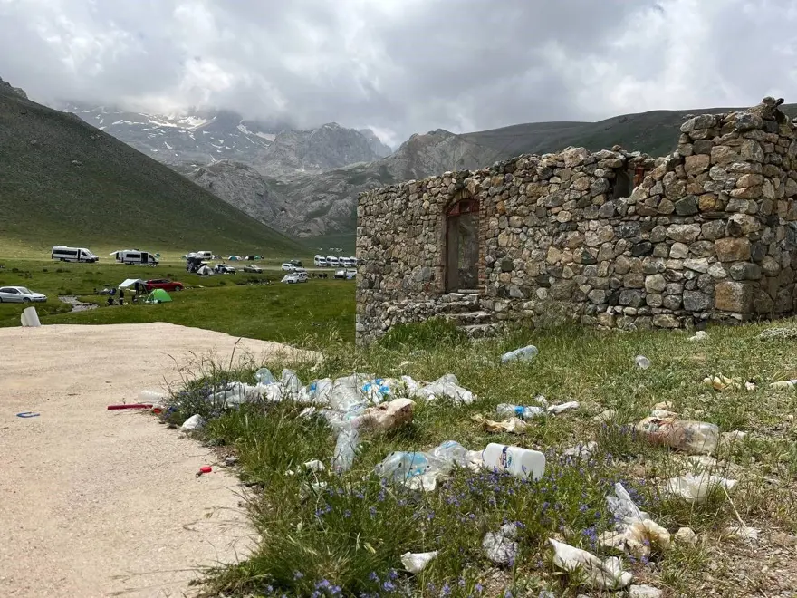 Niğde'nin 'doğal cenneti' Karagöl ve Çini Göl alarm veriyor 