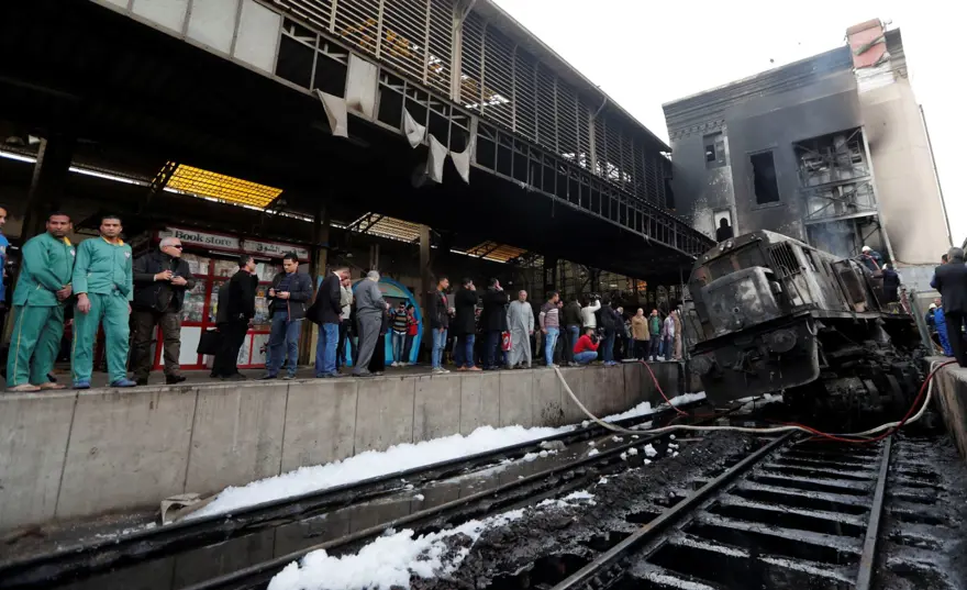 Mısır'da tren istasyonunda yangın: 25 ölü 7 Mısır'da tren istasyonunda yangın: 25 ölü 7