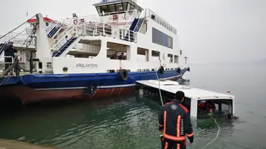 Otobüs gölete düştü: 4 yaralı