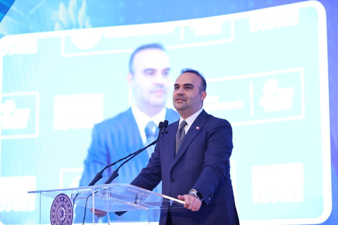 Bakan Kacır: Deprem bölgesinde KOBİ'lere 16,8 milyar lira kaynak sağlandı