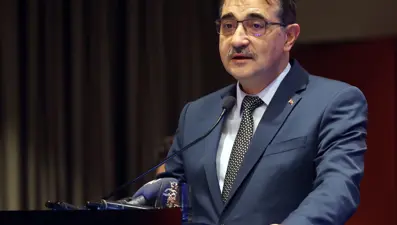 Bakan Dönmez: Deprem bölgesinde enerji hatlarında hasarlar var