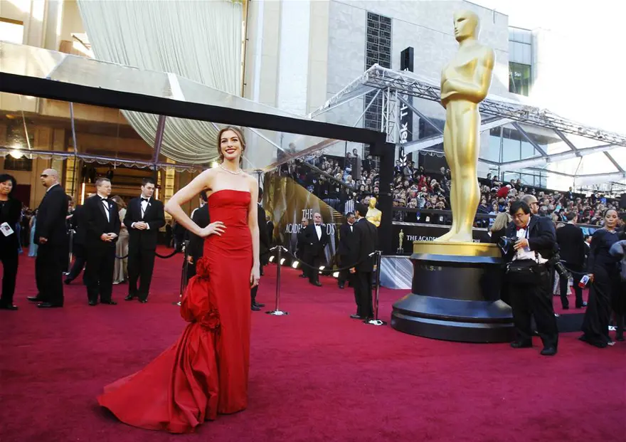 Anne Hathaway 127 Anne Hathaway 127