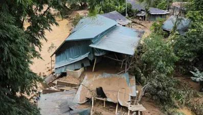 Vietnam'da şiddetli yağışlar 8 can aldı