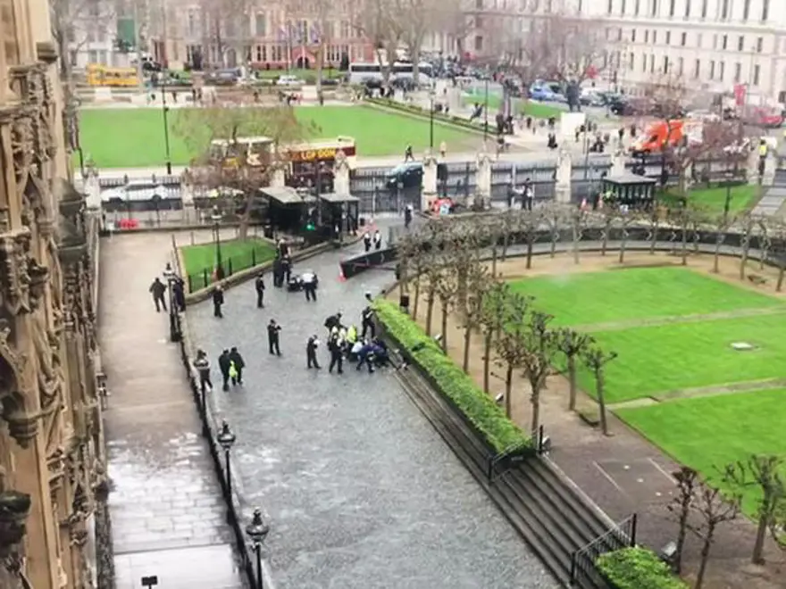 Londra'da silah sesleri (Olay yerinden ilk kareler) 5