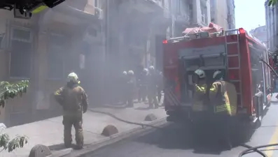 Beyoğlu'nda korkutan yangın
