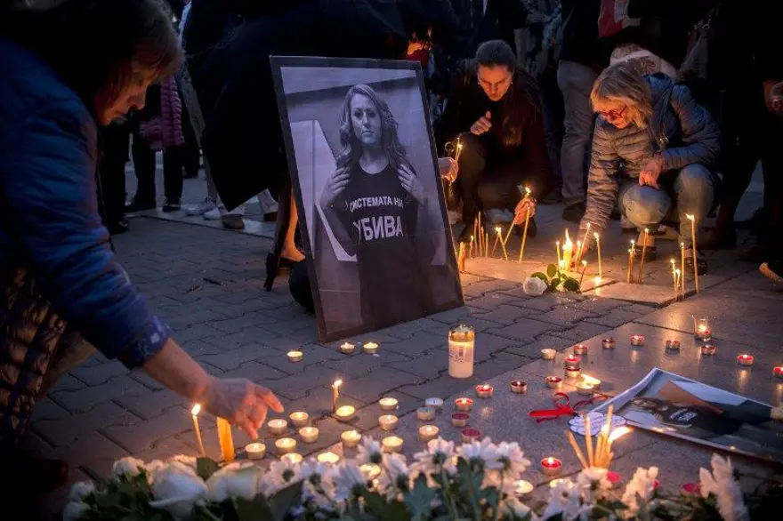 Bulgaristan gazeteci Marinova için yasta 20
