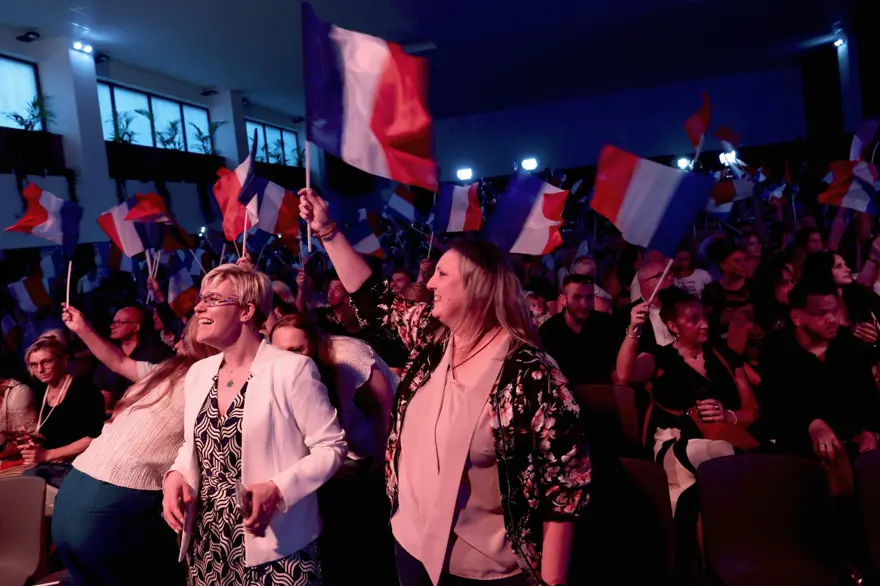 Fransa'da sandıktan aşırı sağ çıktı: "Macron'un kaybettiği bahis" 12