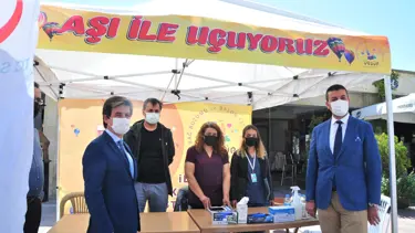 İlk doz aşısını yaptıran 100 kişiye çekilişle balon turu hediye